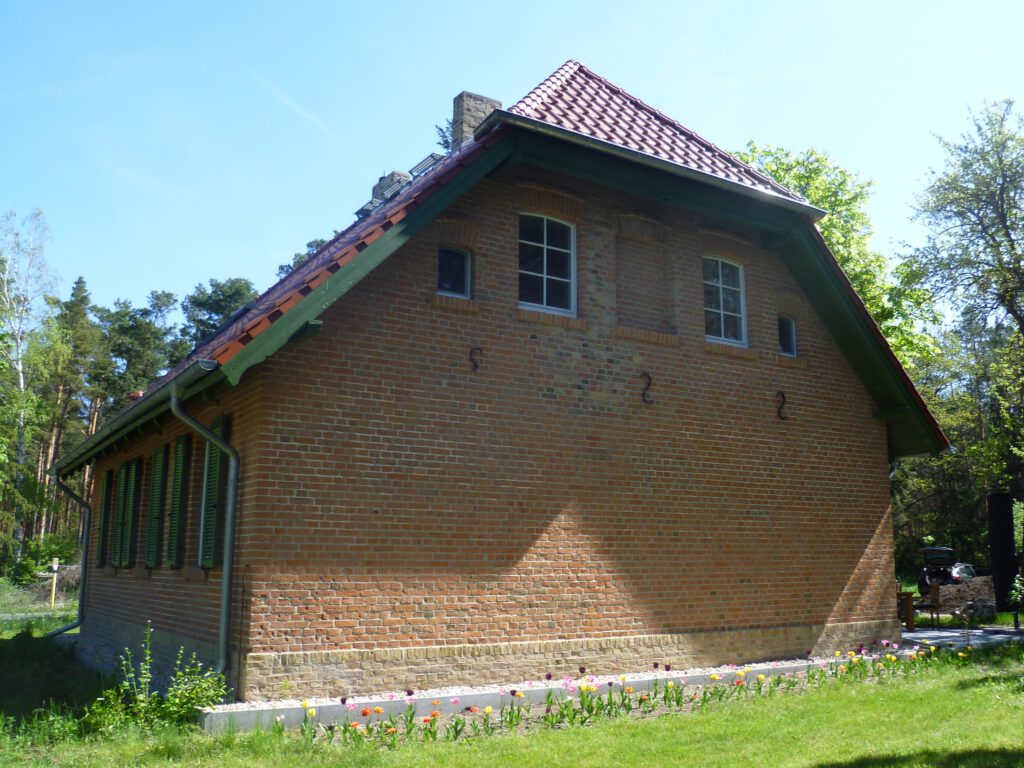 Dombrowski Seidel Planungsbuero - Forsthaus